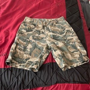 Levi’s Strauss camouflage women’s shorts size 29